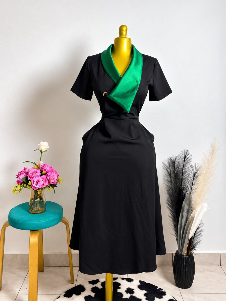 Robe portefeuille noire col satin vert