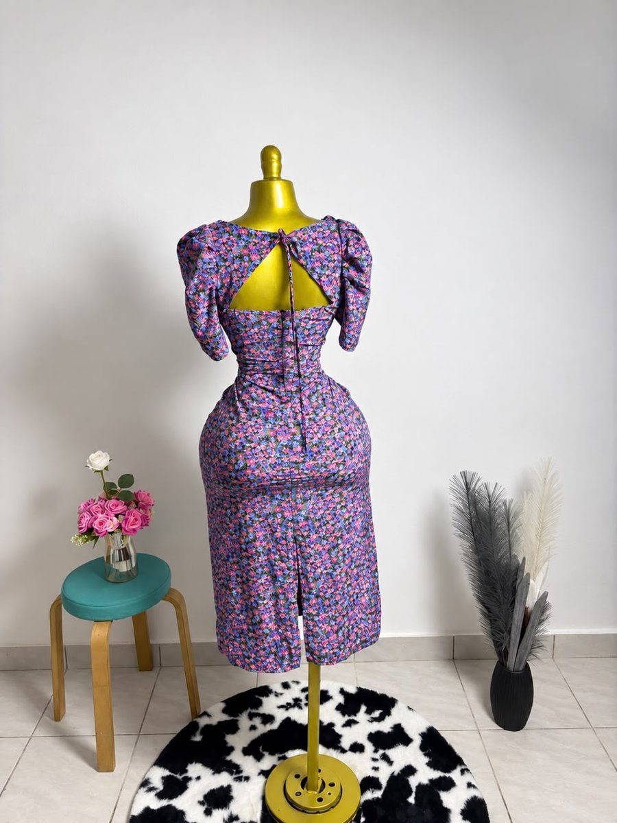 Robe fleurie violette manches bouffantes